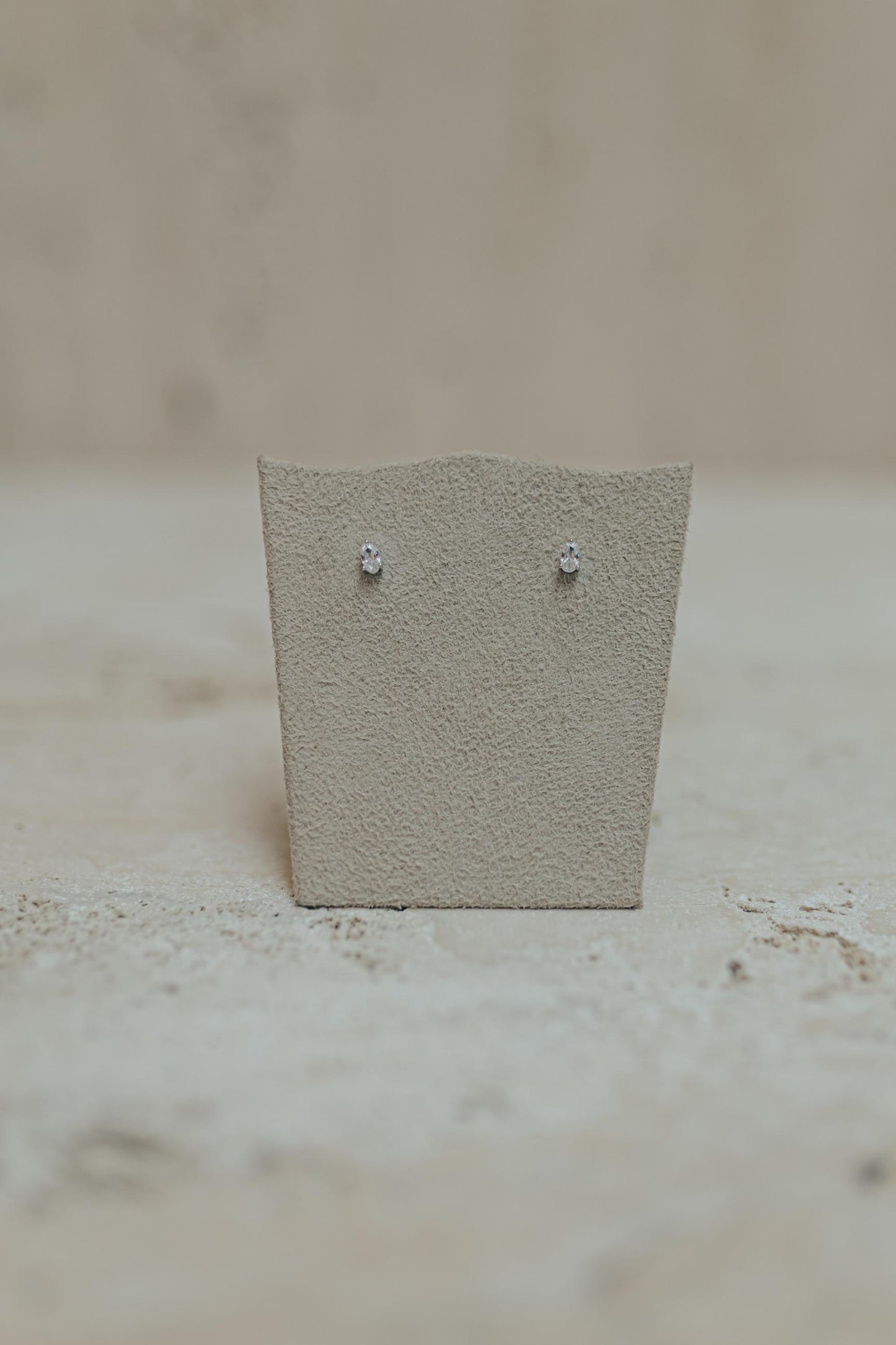 Brinco Solitário Mini Gota Prata 925 Ródio Branco