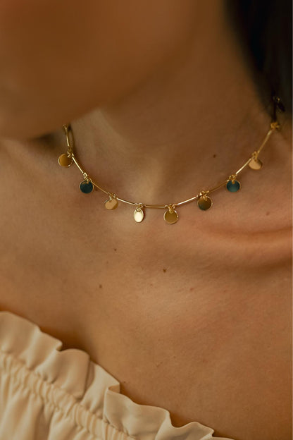 Colar Choker de Canutilhos com Medalhas Dourado