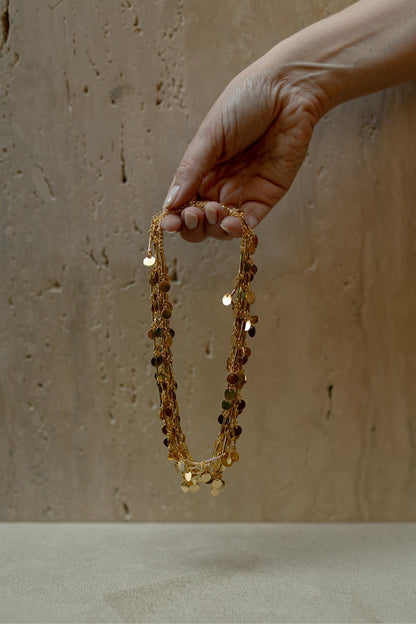 Colar Choker de Canutilhos com Medalhas Dourado