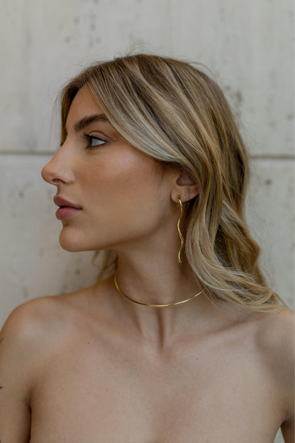 Brinco Tubo Ondas Dourado