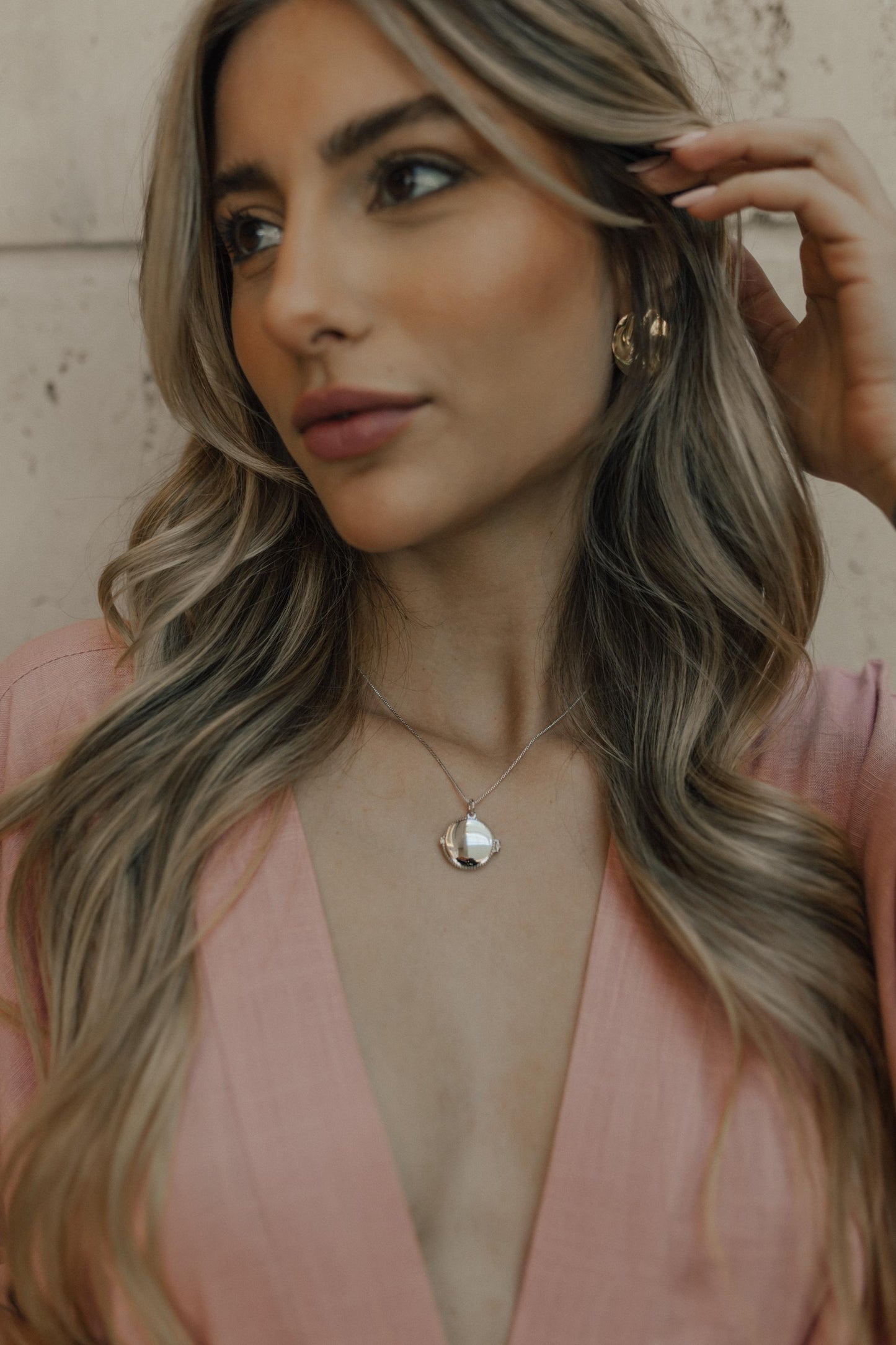 Colar Relicário Redondo Liso Ródio Branco