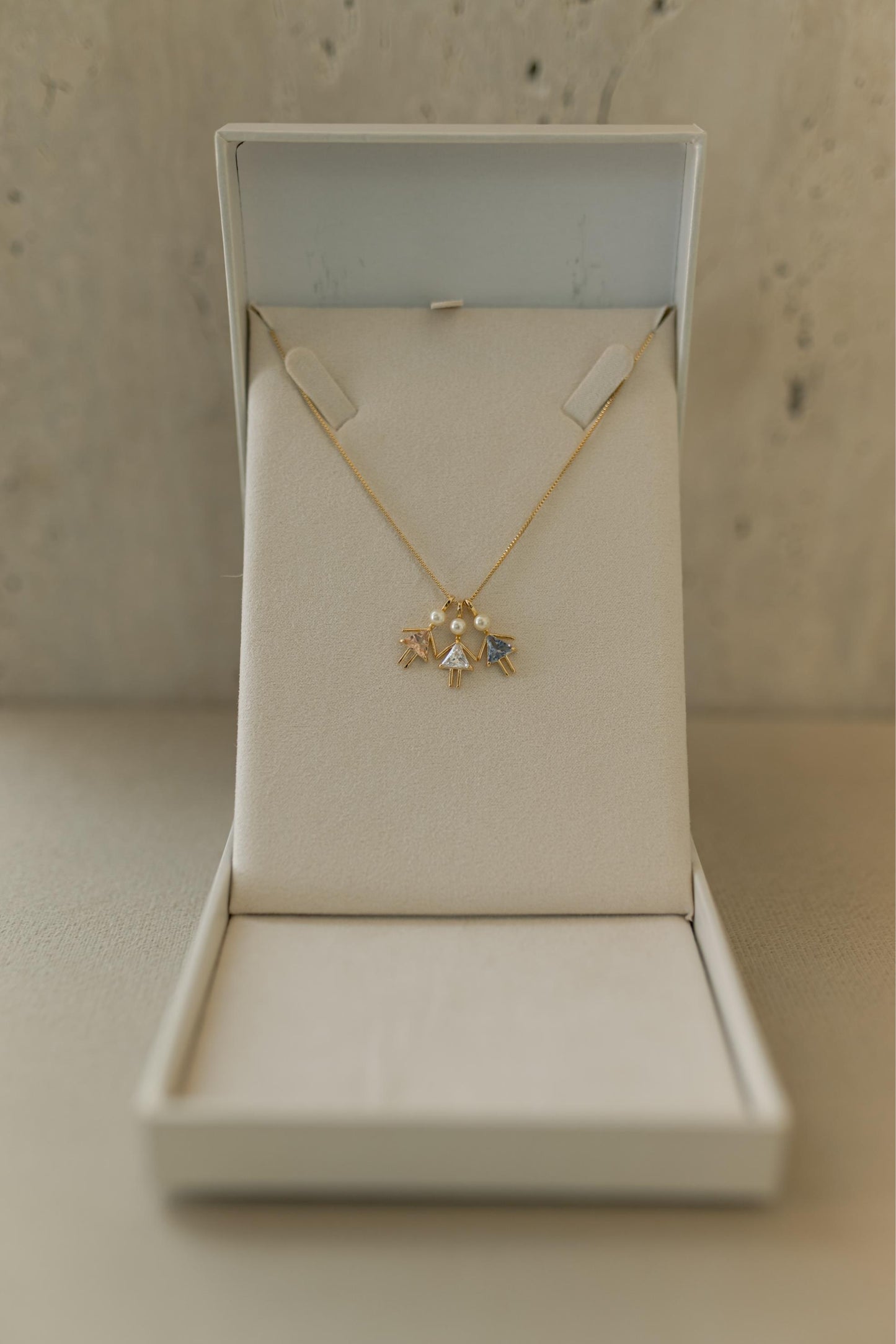 Colar Filhos com Pérolas Dourado