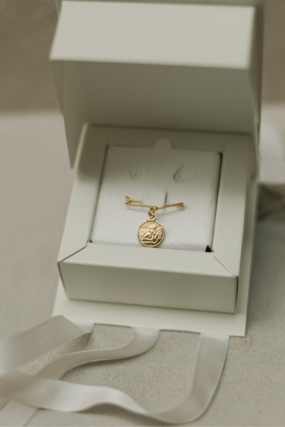 Alfinete de Batizado Anjo da Guarda com Banho de Ouro 18K