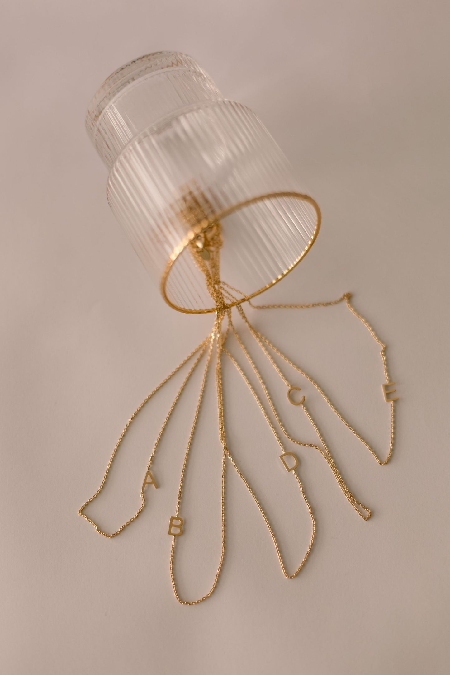 Choker Letra Dourado