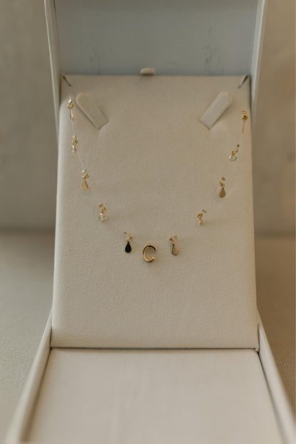 Colar Choker Nylon Letra Plaquinhas Dourado