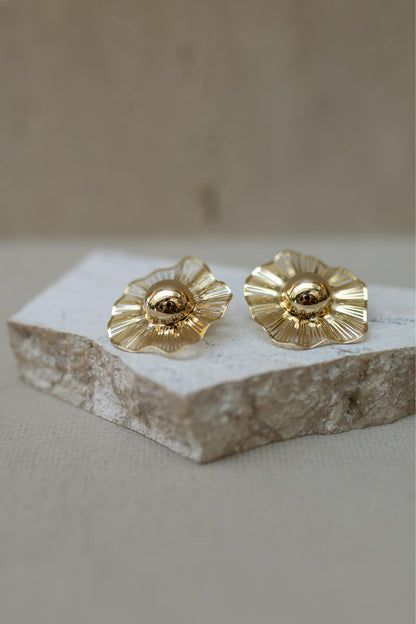 Brinco Flor Plissado Dourado