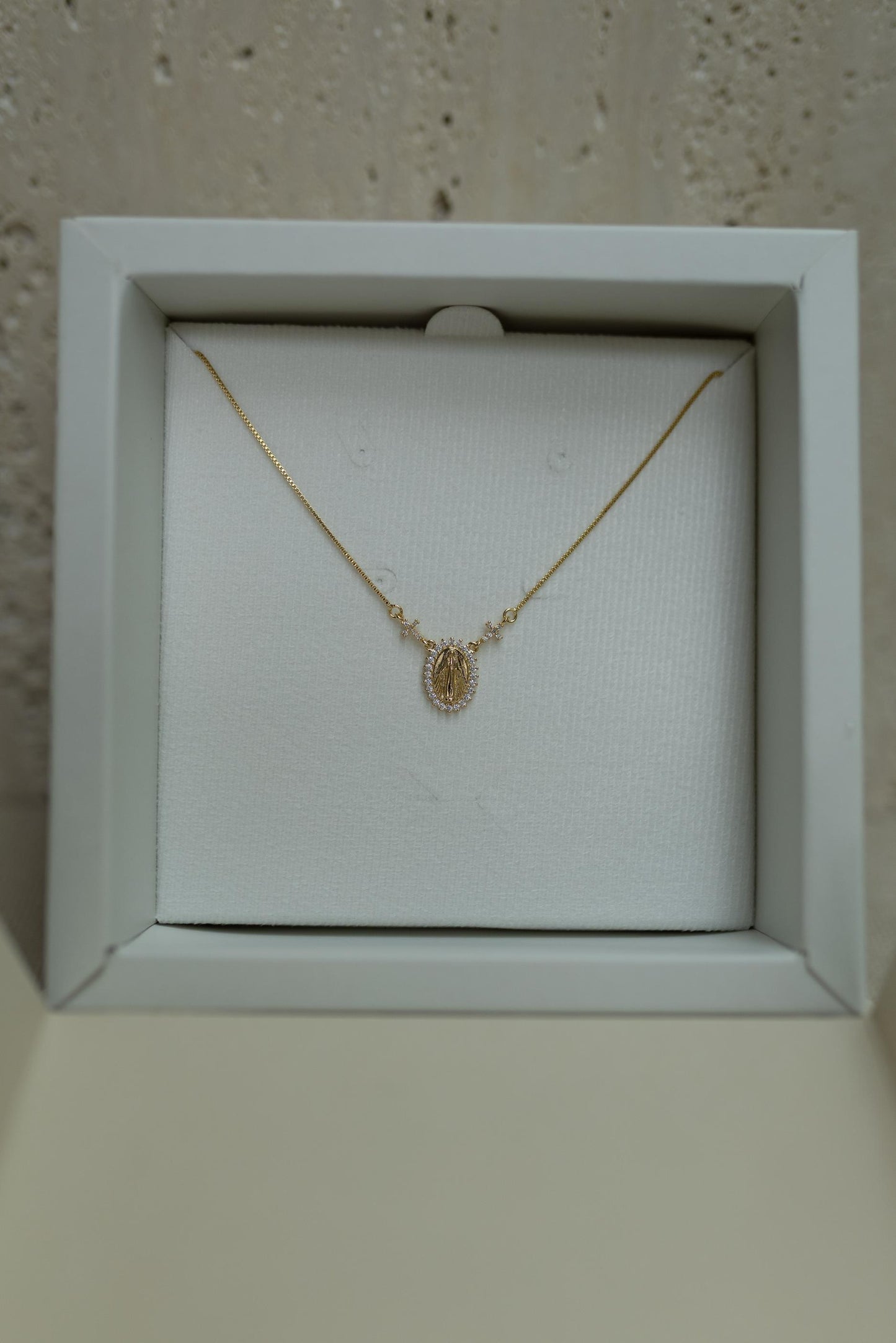 Colar Nossa Senhora das Graças Cruz Cravejado Dourado