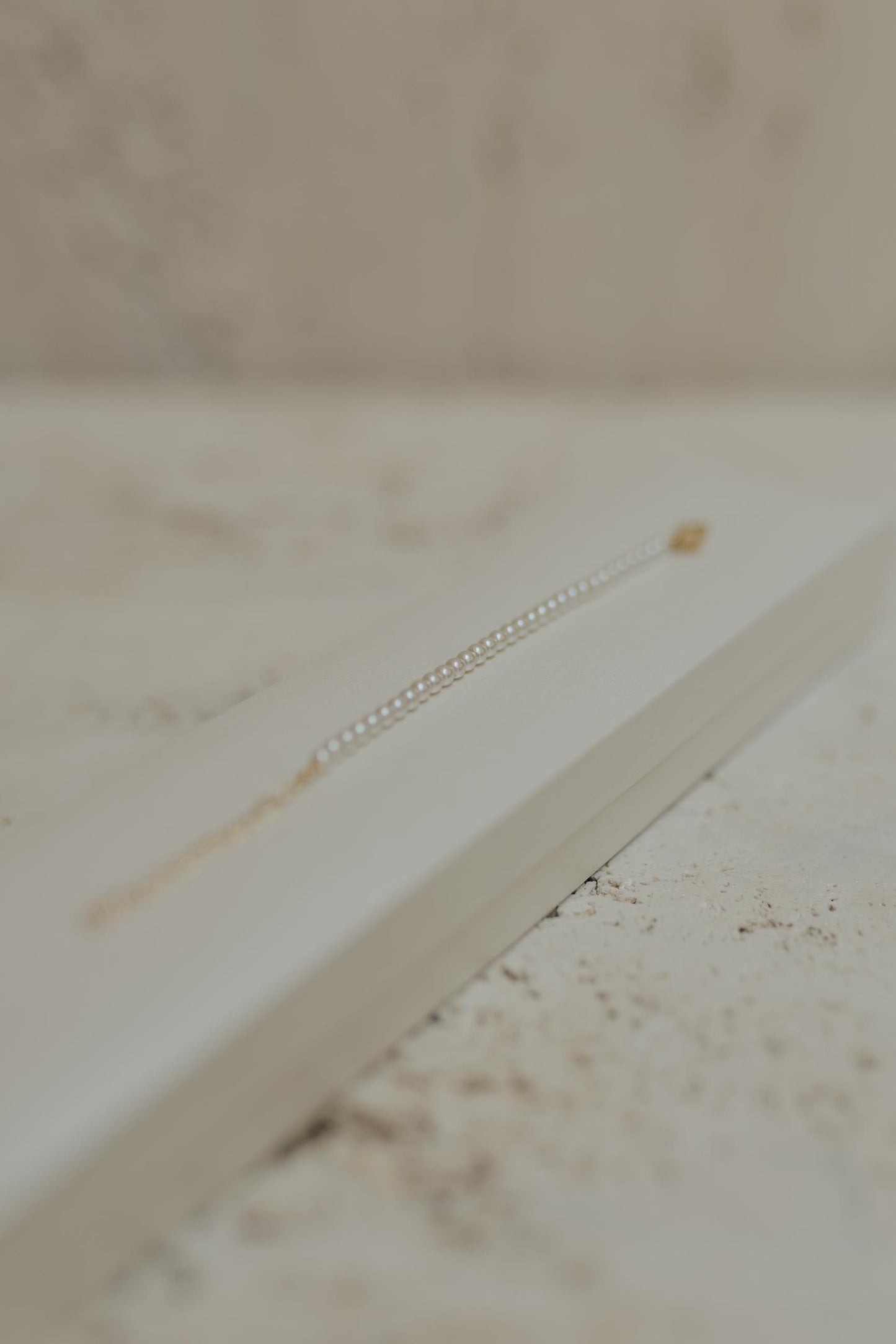 Pulseira Infantil de Pérolas Dourado