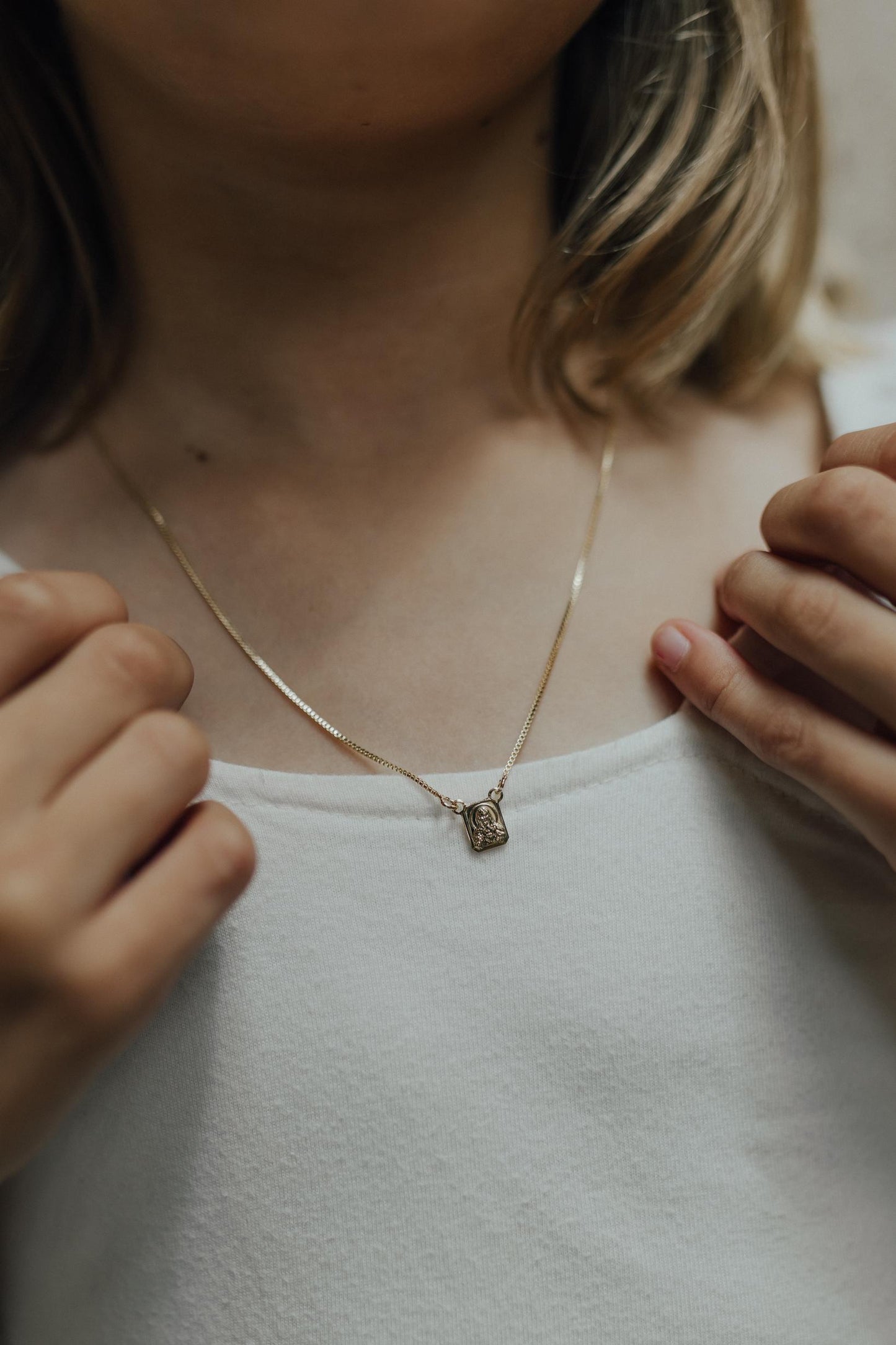 Colar Escapulário Infantil Clássico Dourado