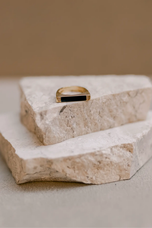 Anel Frente Quadrada Esmaltado Preto Dourado