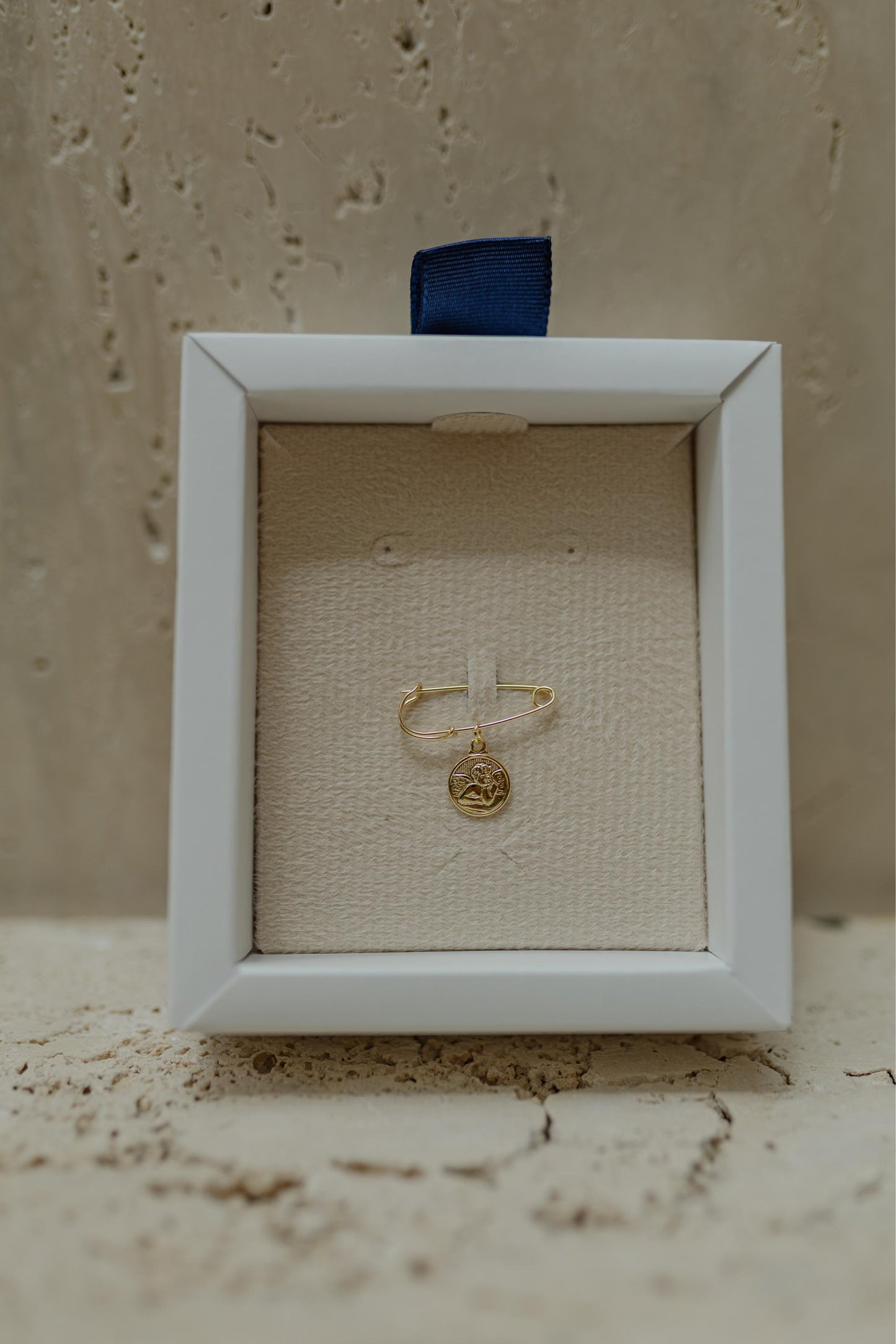 Alfinete Batizado Prata 925 Anjo da Guarda Dourado