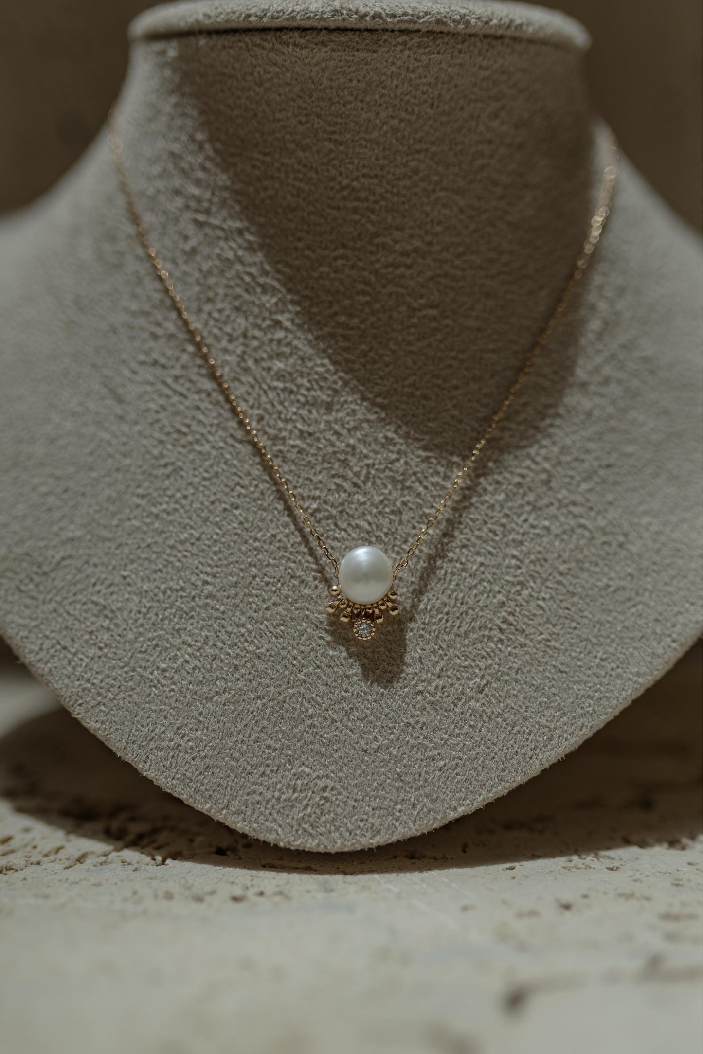 Colar Pérola de Água Doce Dourado