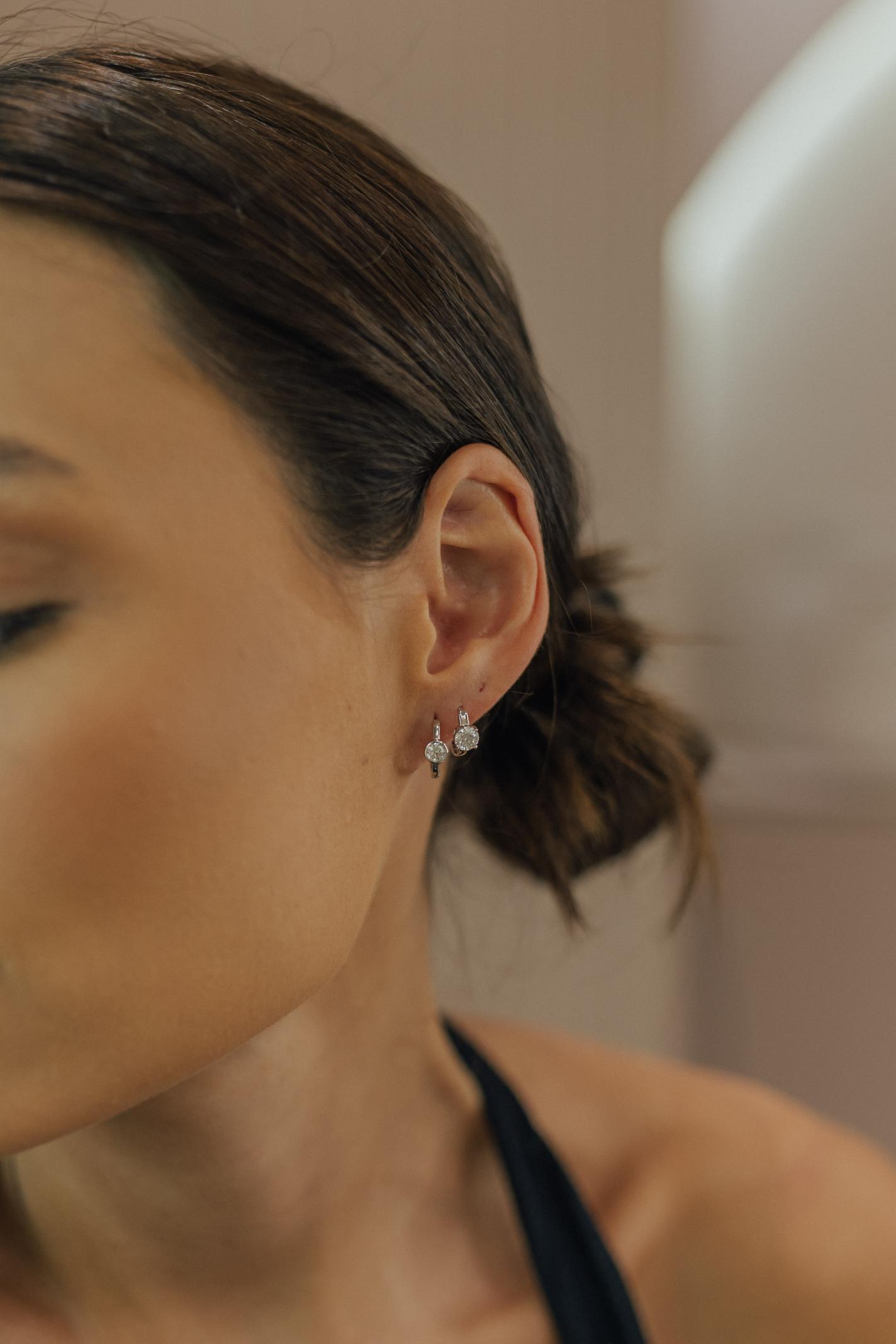 Brinco Argola Ponto de Luz 4mm 4 Garras Moissanite Prata 925 Ródio Branco