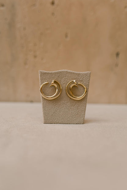 Brinco Volta Vazado Dourado