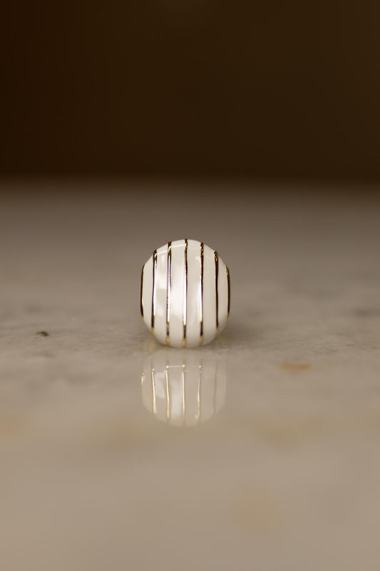 Anel Esmaltado Branco Dourado