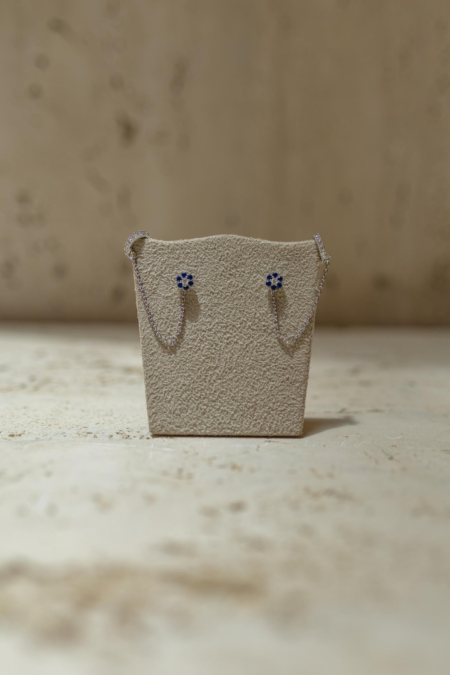 Brinco Flor 2 em 1 Corrente Ródio Branco