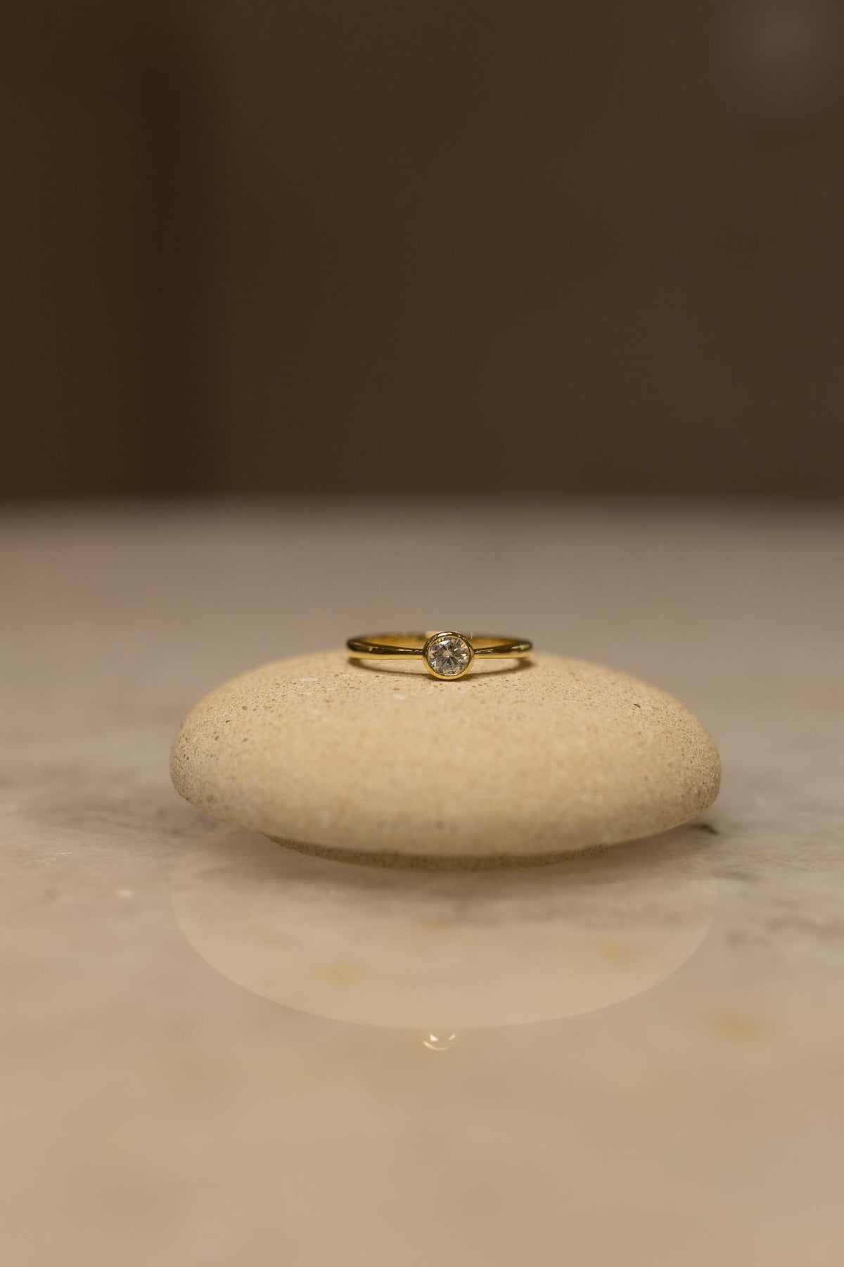 Anel Solitário Redondo Moissanite Prata 925 Dourado