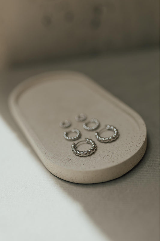 Brinco Argola Torcida Lisa M Ródio Branco