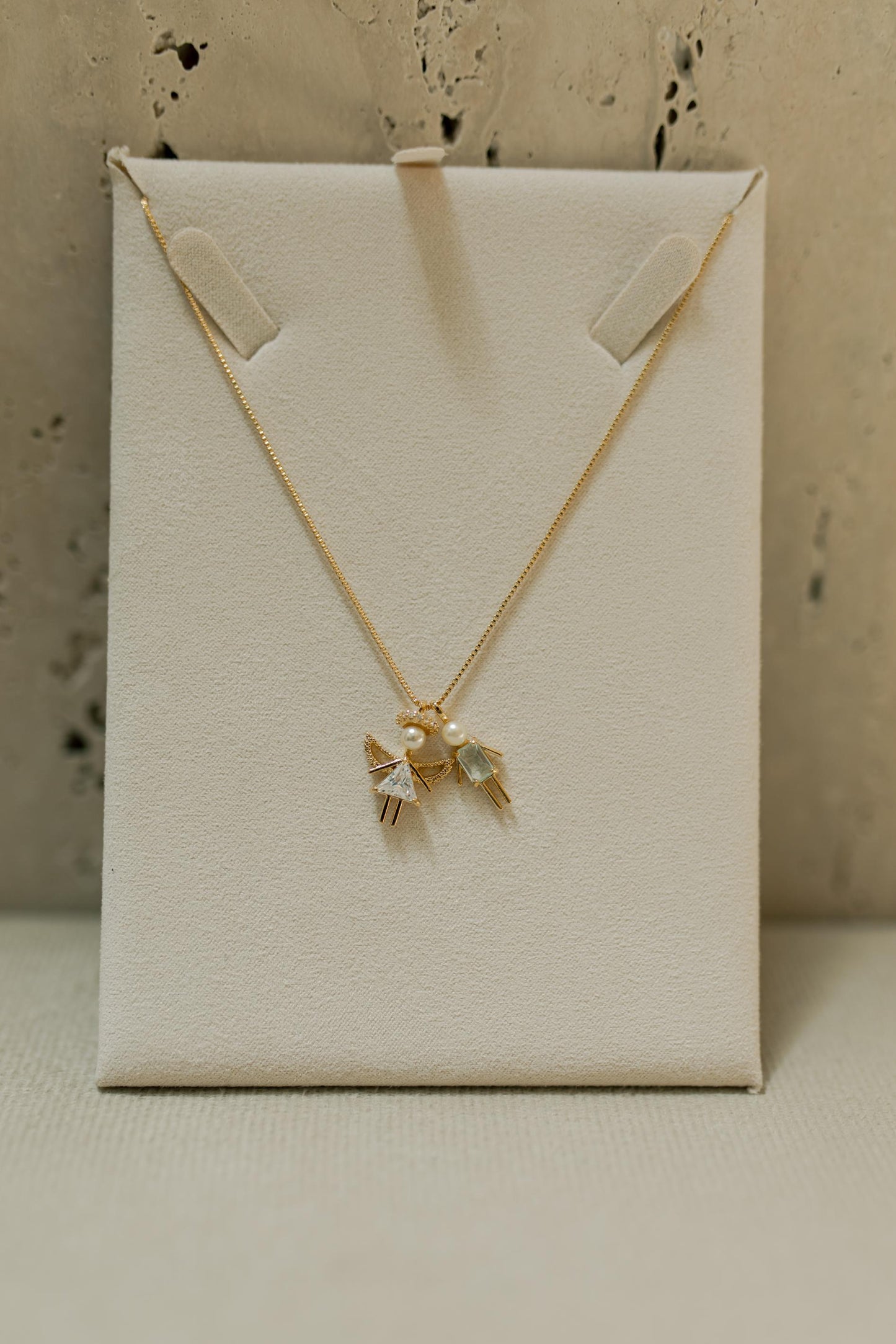 Colar Filhos com Pérolas Dourado