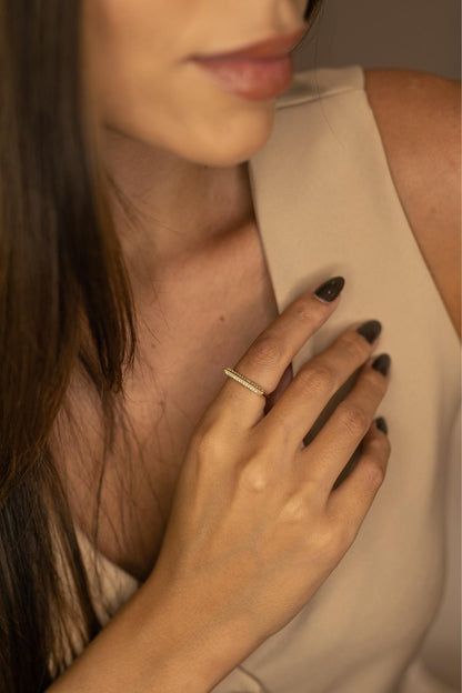 Anel Frente Quadrada Cravejada Dourado