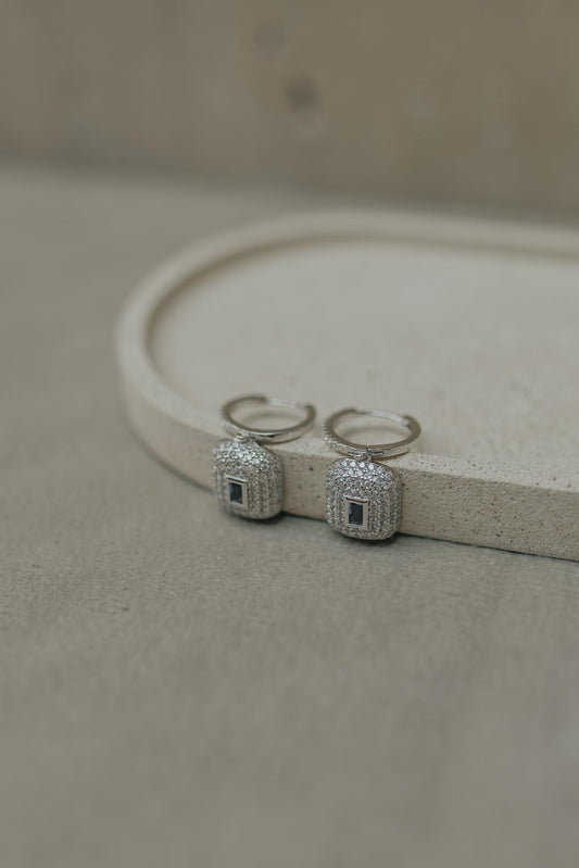 Brinco Argola Com Pingente Cravejada G Ródio Branco