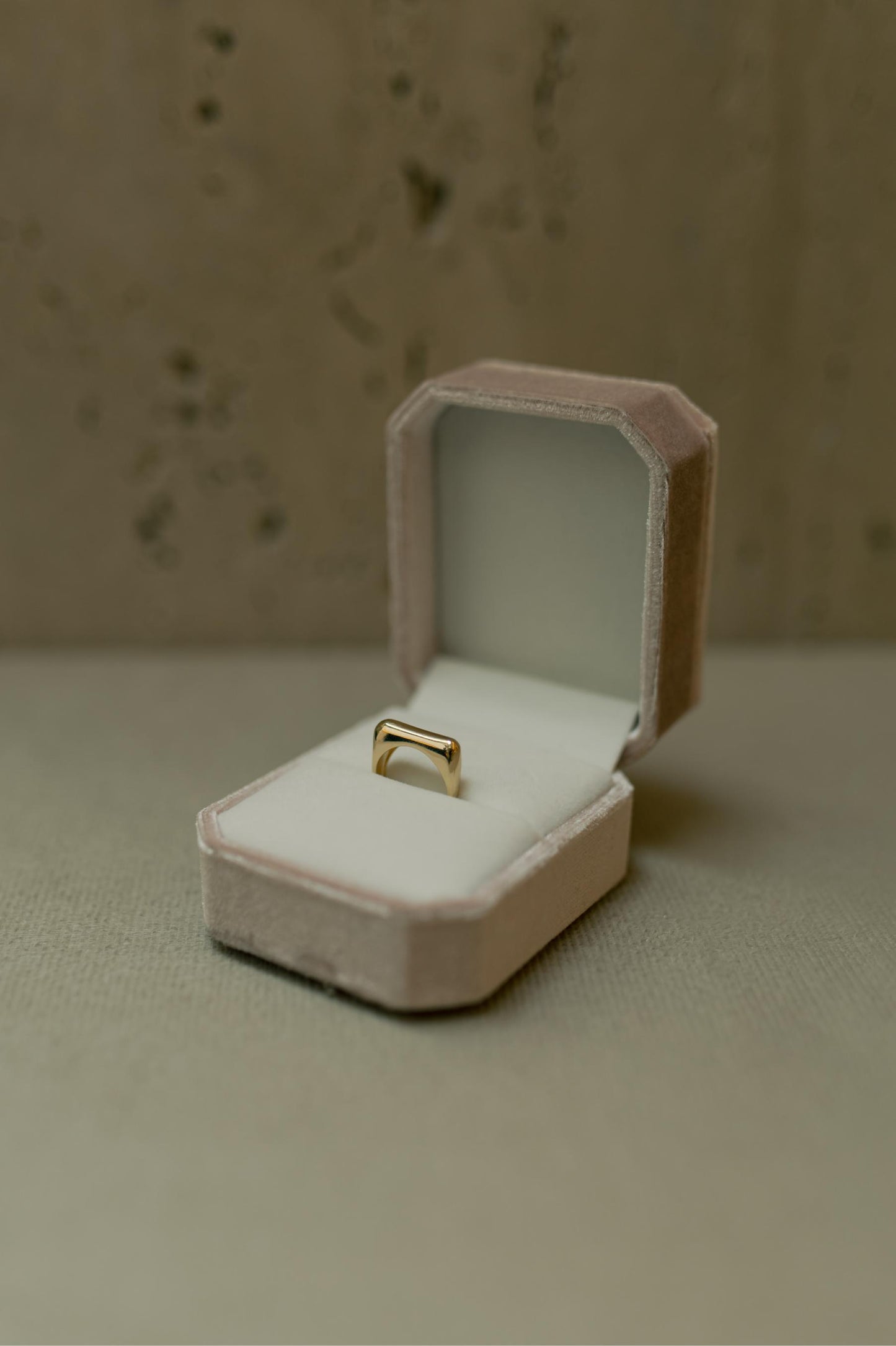 Anel Frente Quadrada Liso Dourado