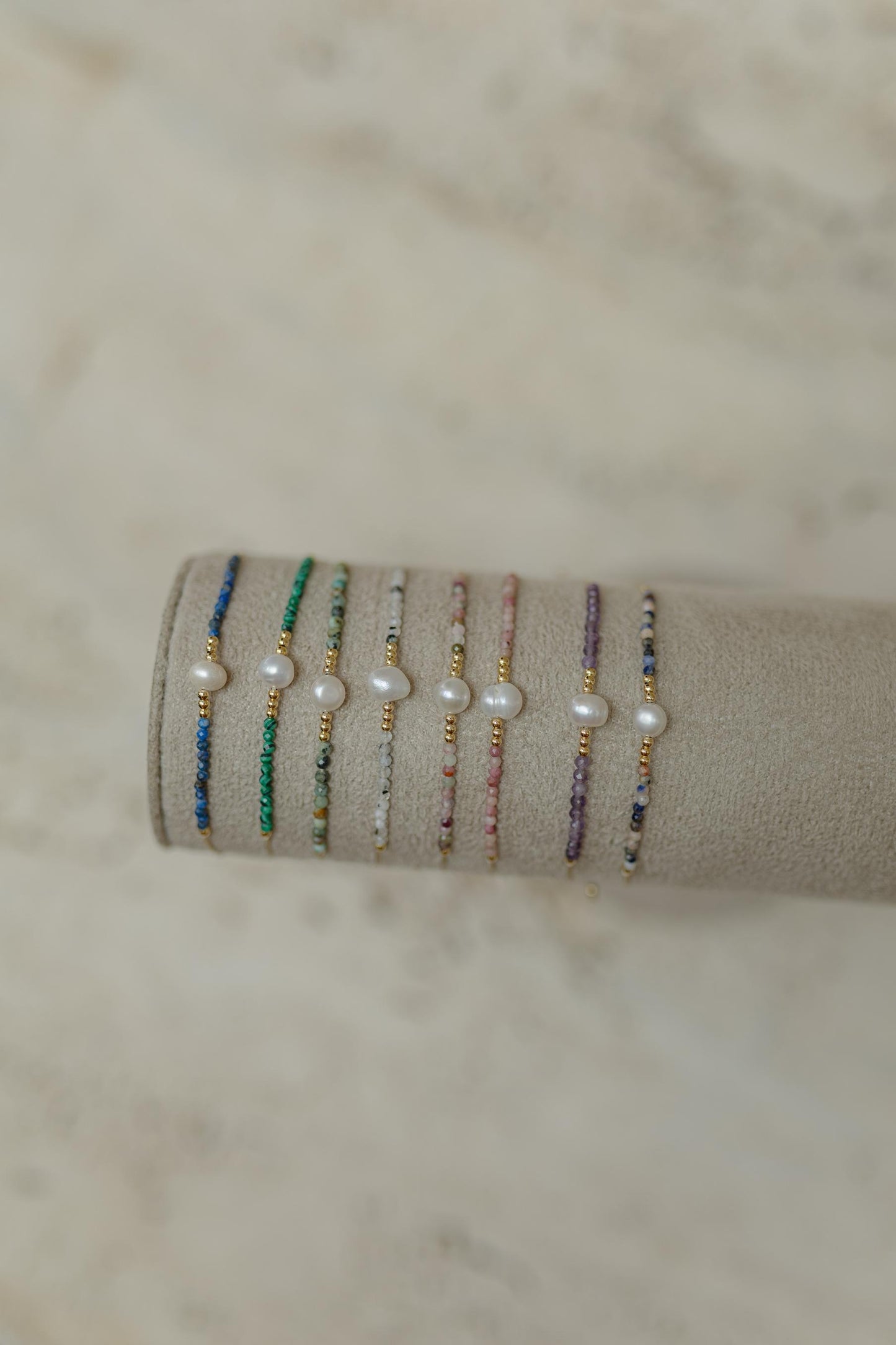 Pulseira Seda Shambala Turmalina e Pérola Dourada