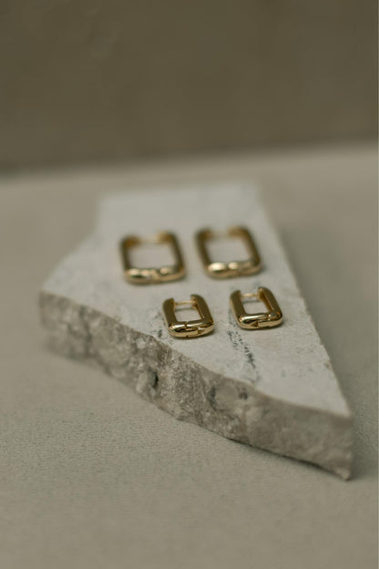 Brinco Argola Retangular Dourado Tamanho P