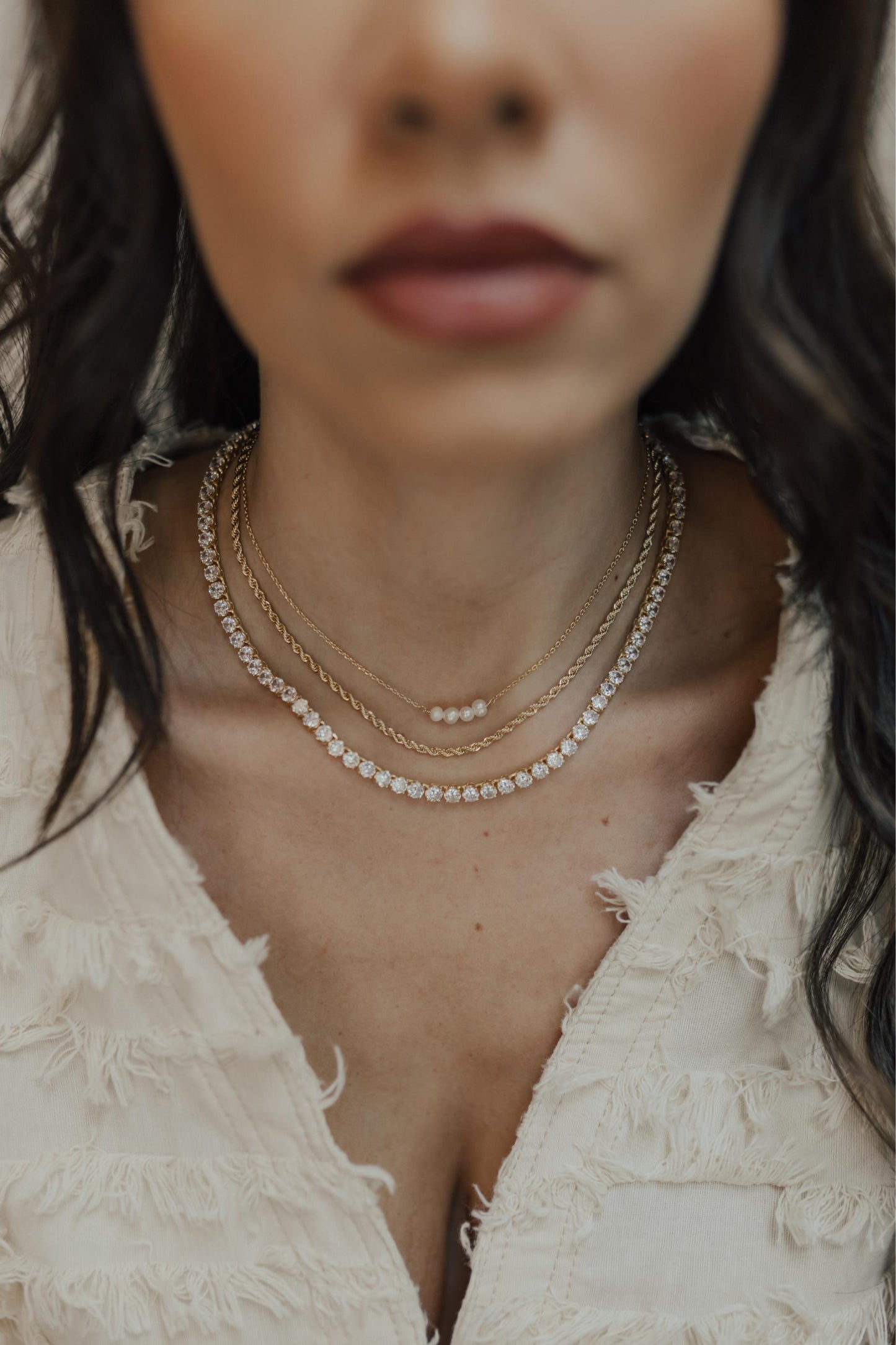 Colar Choker Pérolas de Água Doce Dourado