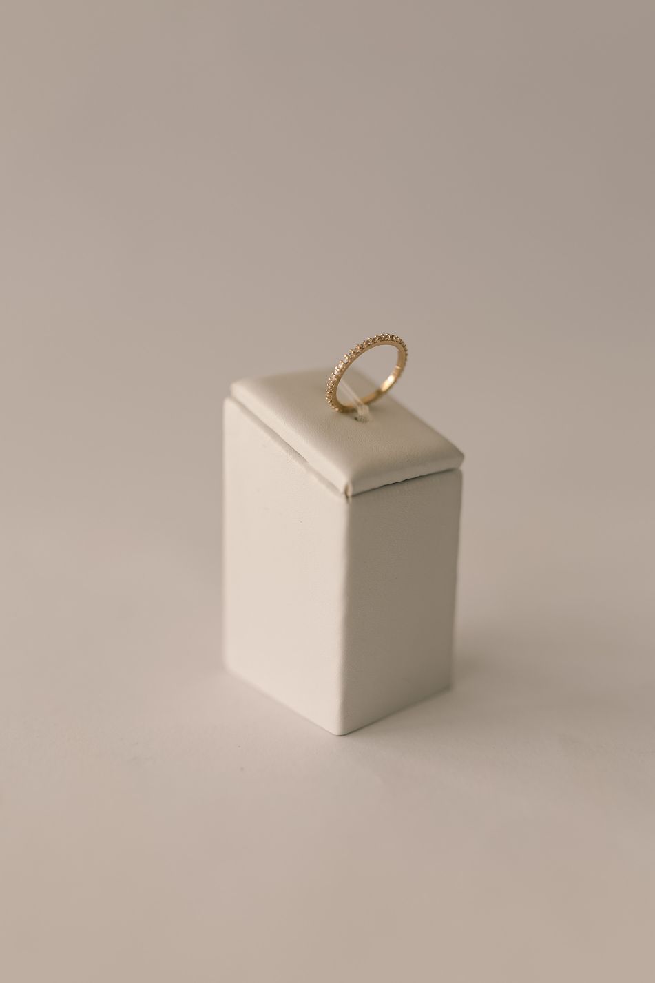 Anel Aparador de Aliança Dourado