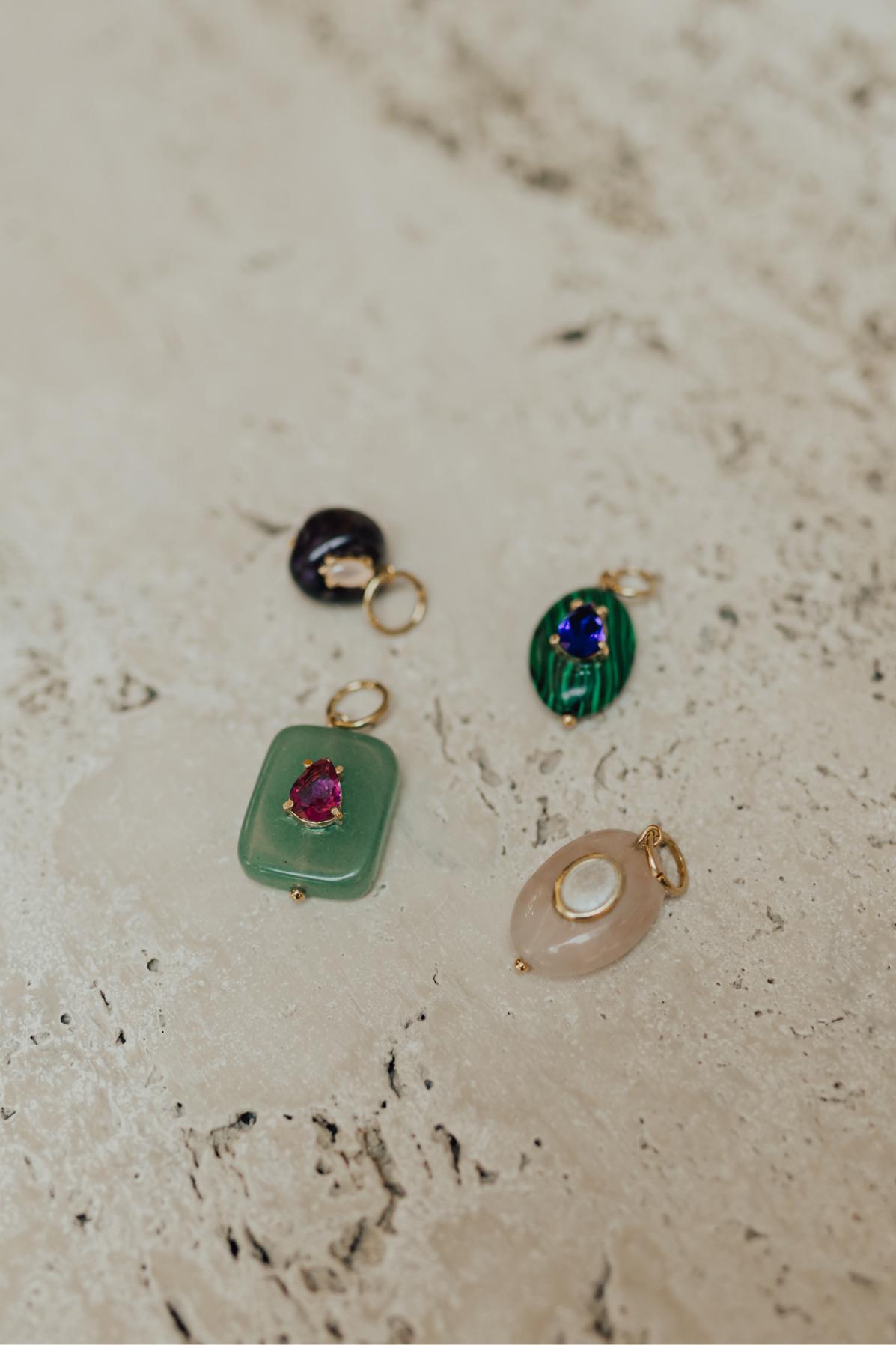 Pingente de Pedras Naturais Dourado