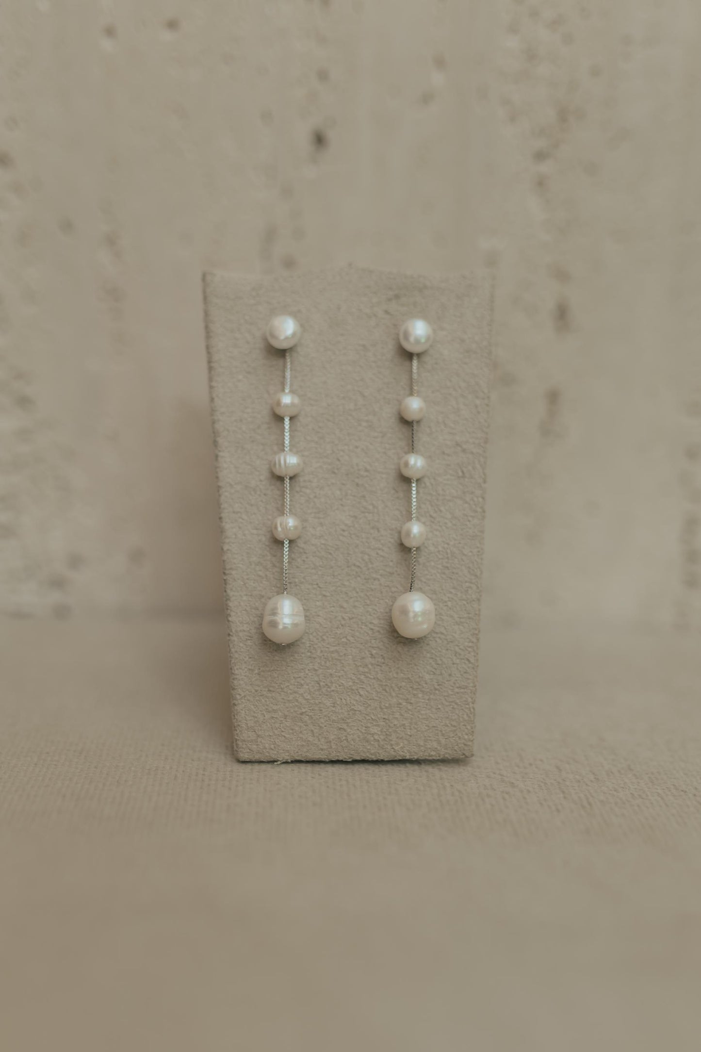 Brinco 2 em 1  Pérolas de Água Doce Cascata Ródio Branco