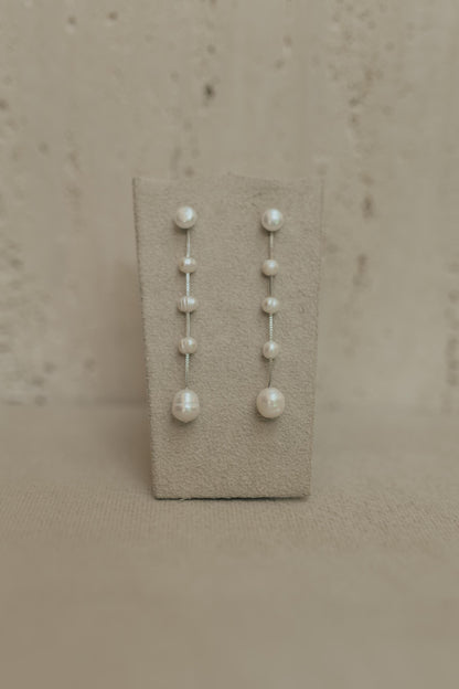 Brinco 2 em 1  Pérolas de Água Doce Cascata Ródio Branco