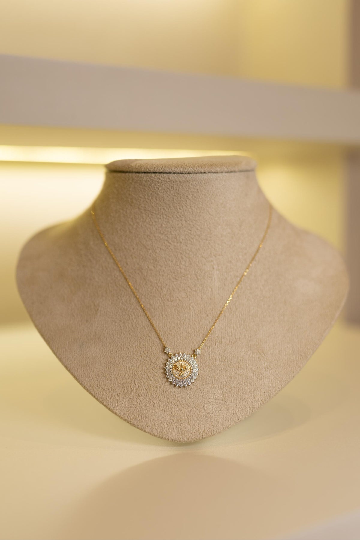 Colar Espirito Santo Moissanite Prata 925 Dourado