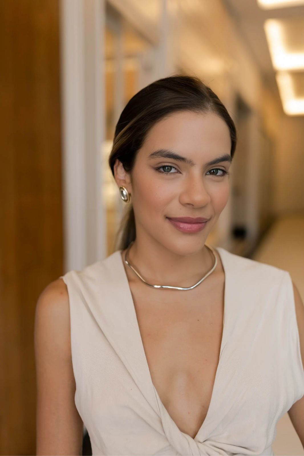 Colar Choker Aro Ondulado Ródio Branco