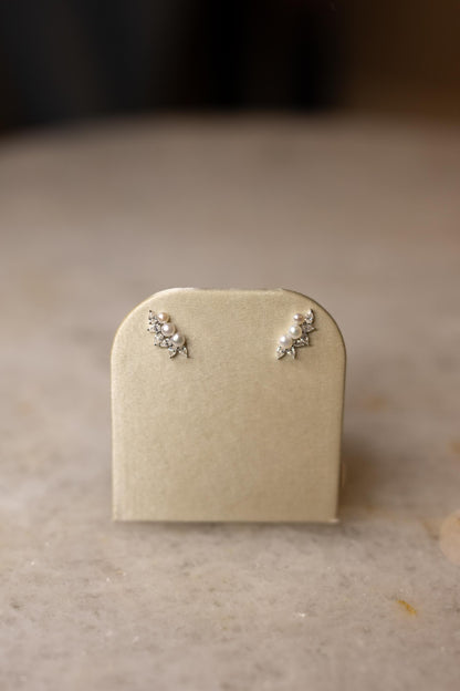 Brinco Mini Ear Cuff Pérolas e Gotas Moissanite Prata 925 Ródio Branco