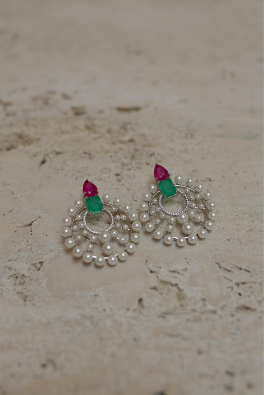 Brinco Redondo Pedra Fusion Rosa e Verde e Pérolas Ródio Branco