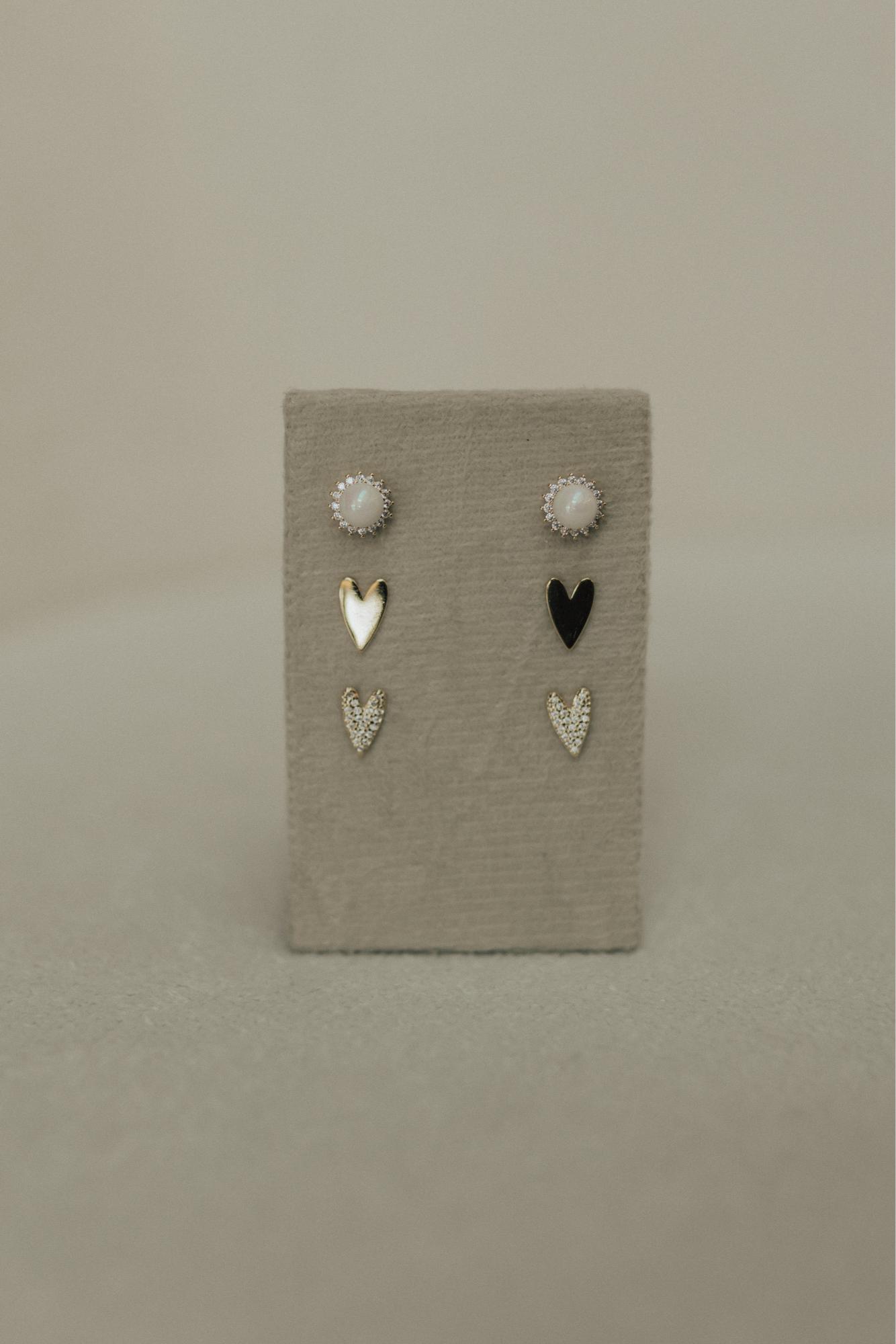 Brinco Coração Liso Dourado