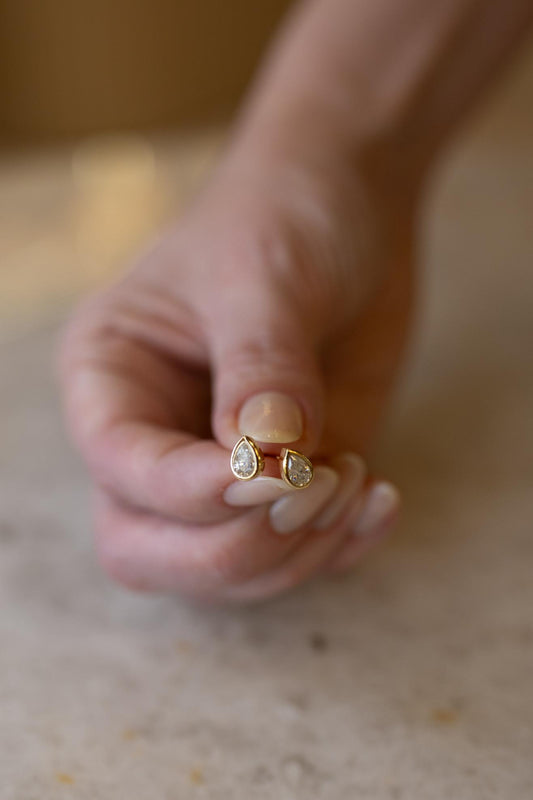 Brinco Gota Moldura Moissanite Prata 925 Dourado