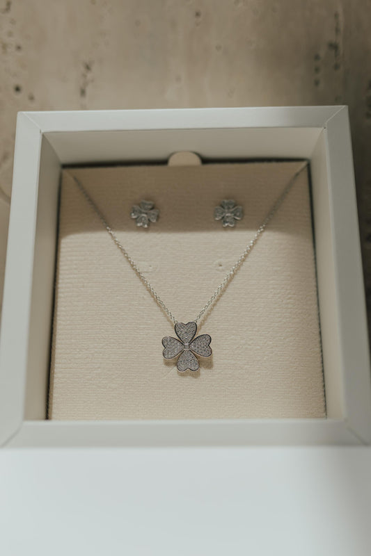 Conjunto Trevo Cravejado Ródio Branco