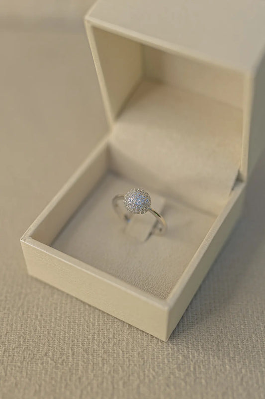 Anel Doce Esfera Cravejado Prata 925 Ródio Branco