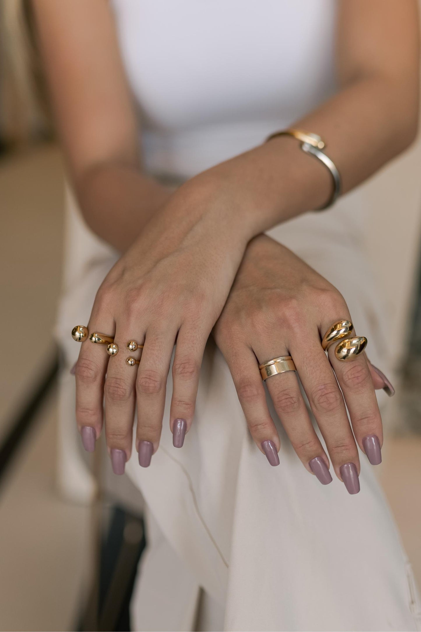 Anel Esferas Ajustável Duo Dourado