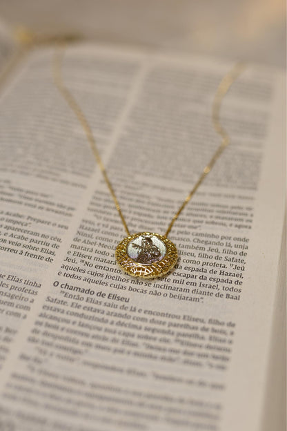 Colar Santa Rita de Cássia Dourado