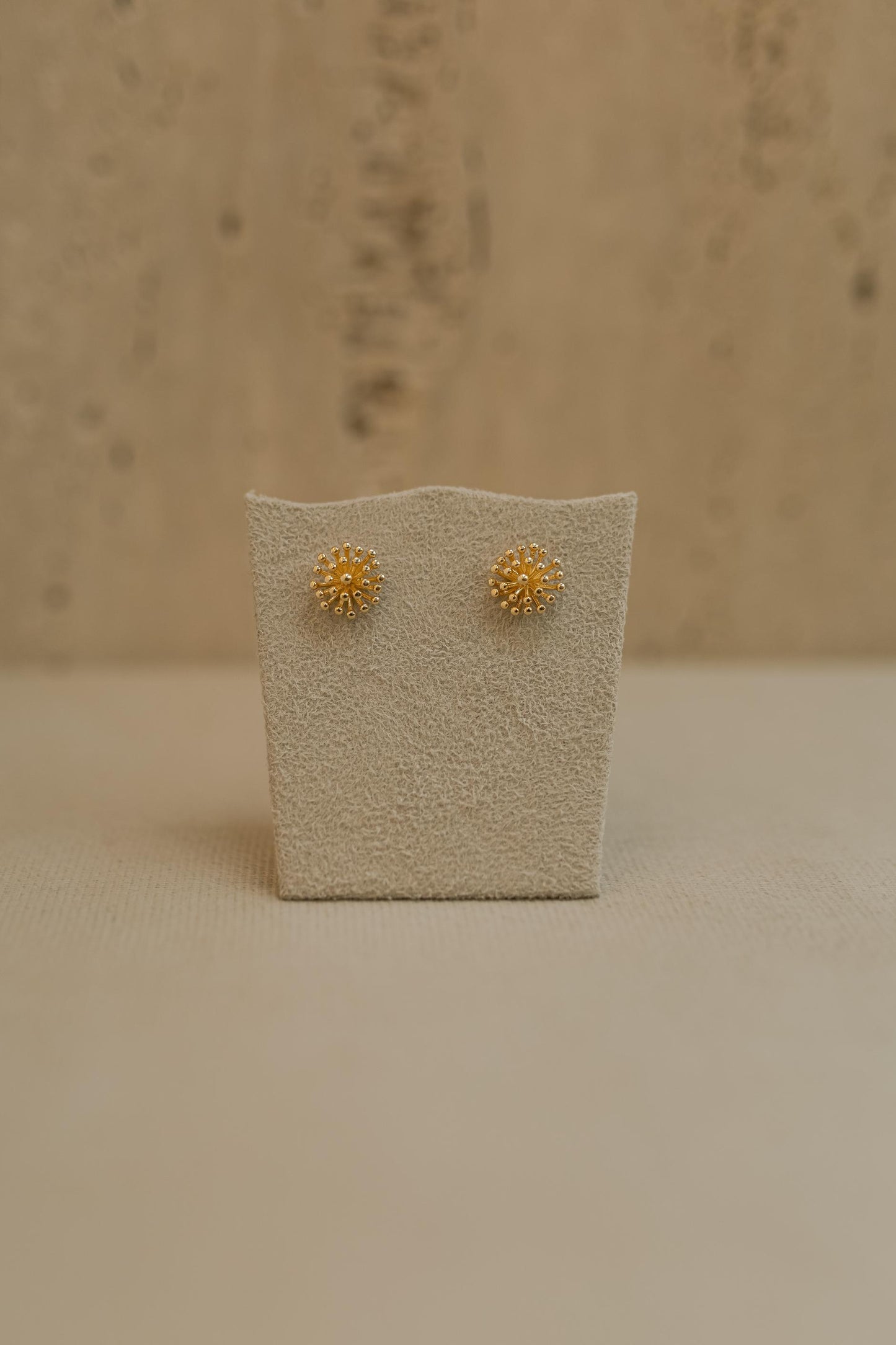 Brinco Flor Dente de Leão Dourado