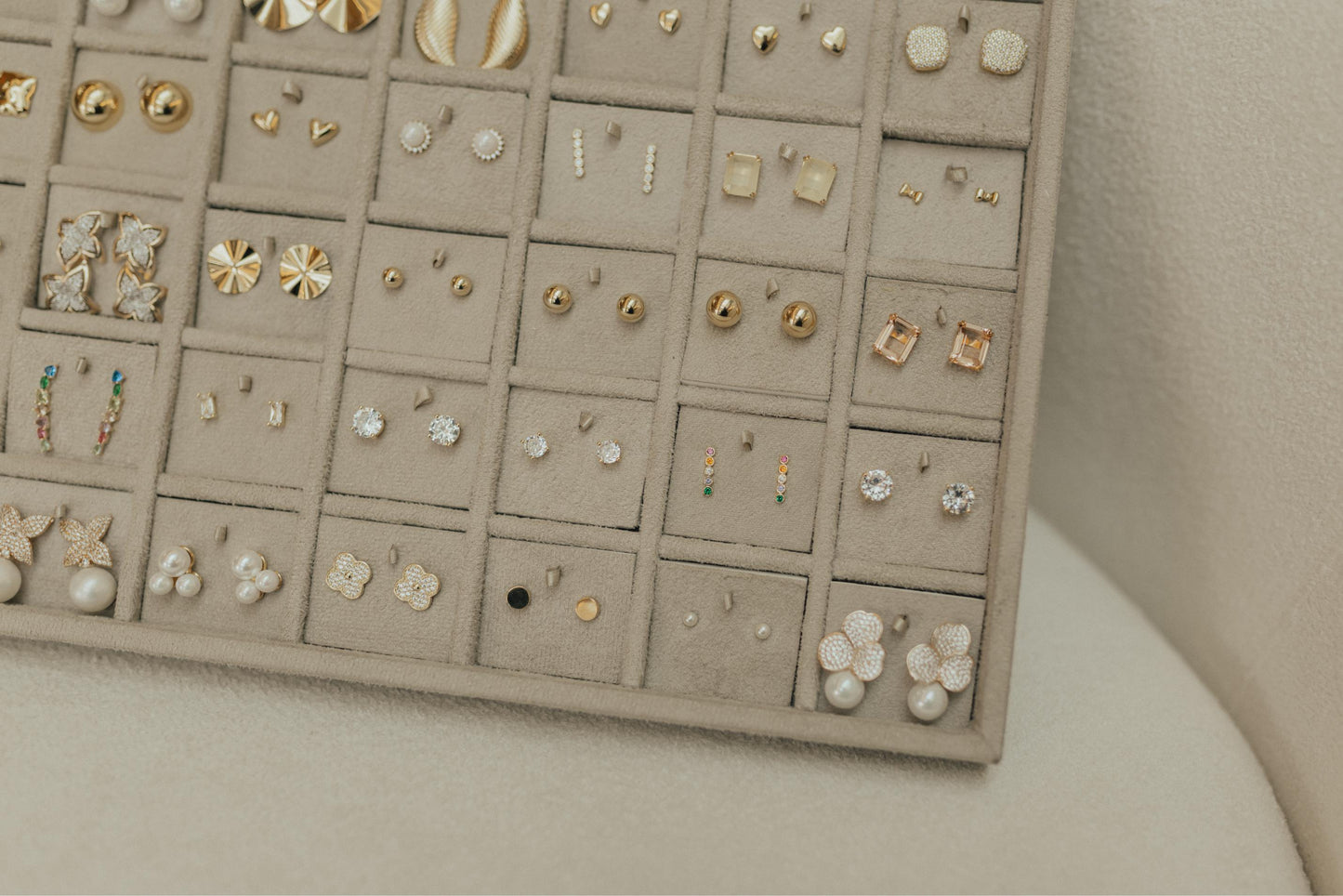 Brinco Ear Cuff Camélia Mix de Banhos