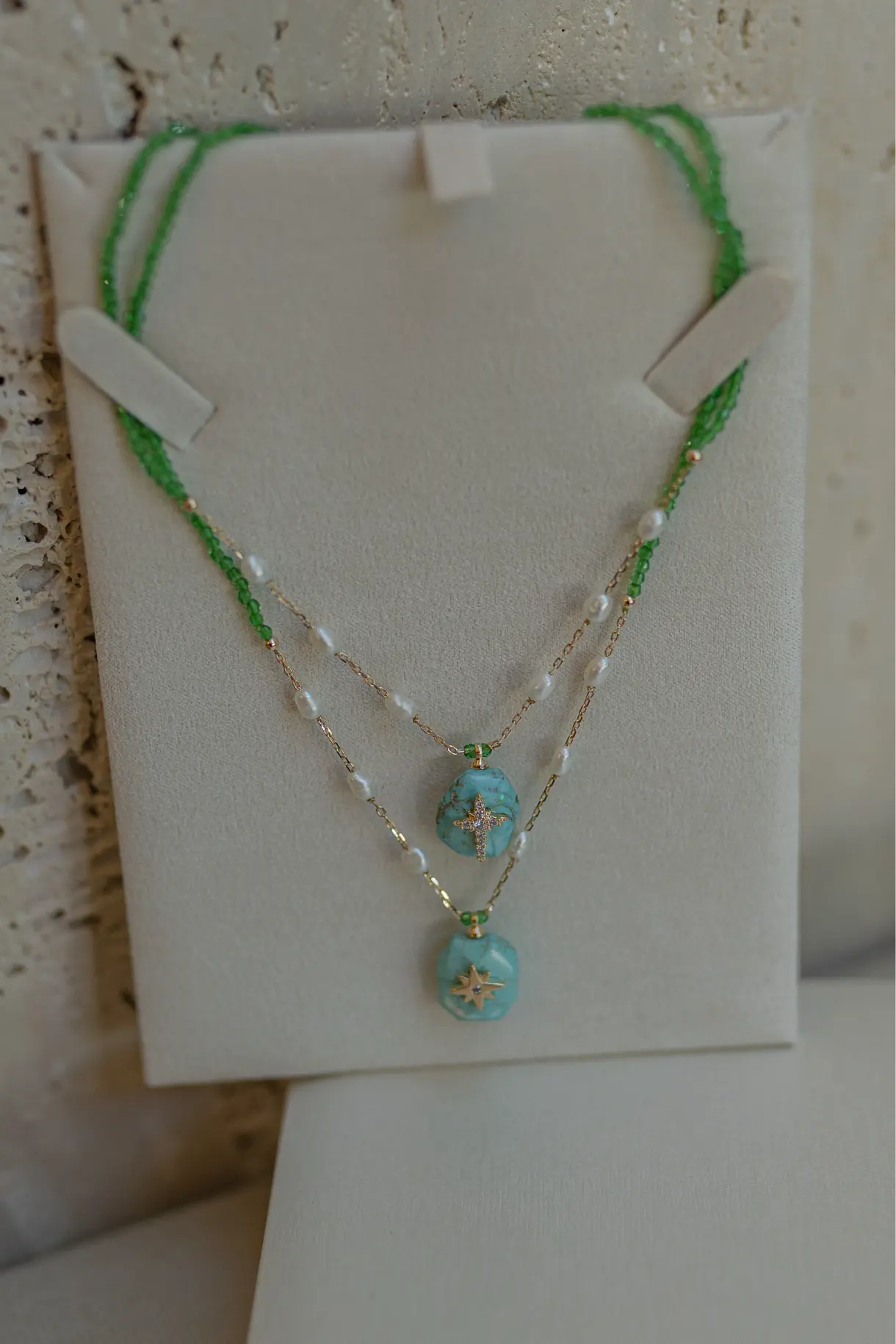 Colar Escapulário Pedra Turquesa Crucifixo e Estrela Dourado