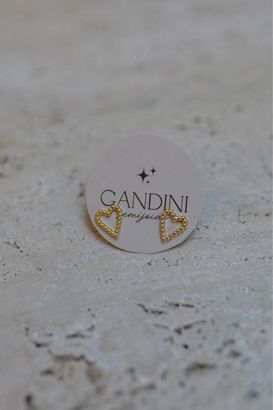 Brinco Coração Bolinhas Vazado Dourado