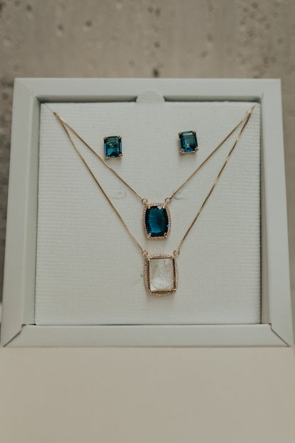 Colar Escapulário Madrepérola Azul Dourado