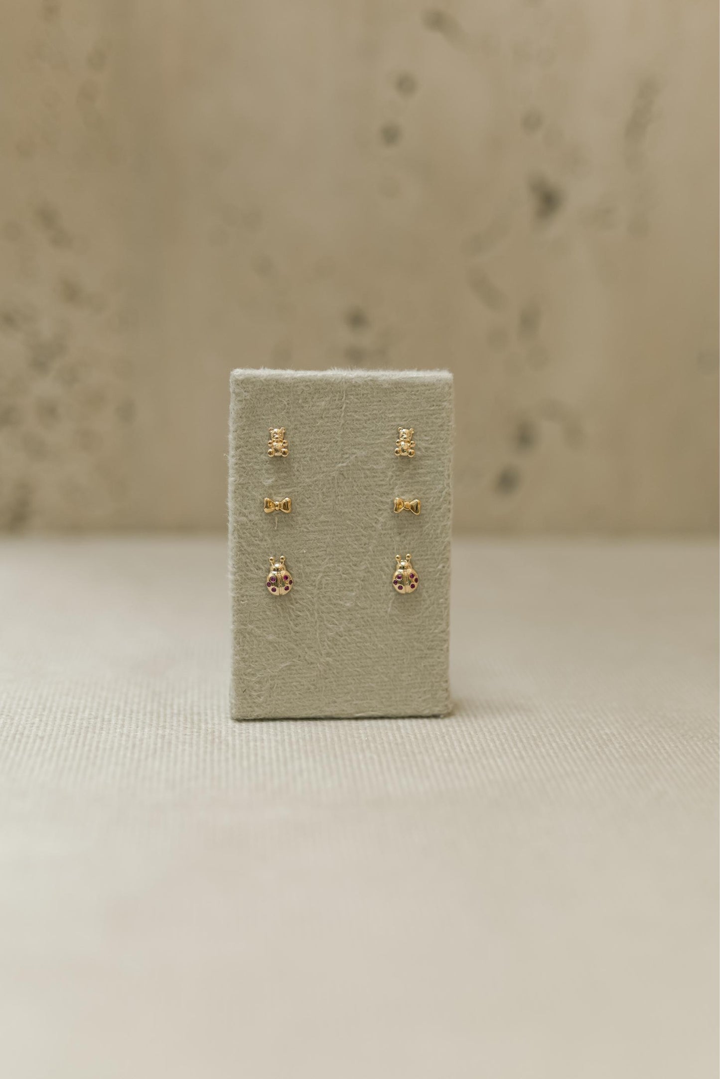 Brinco Infantil Joaninha Rubi Dourado