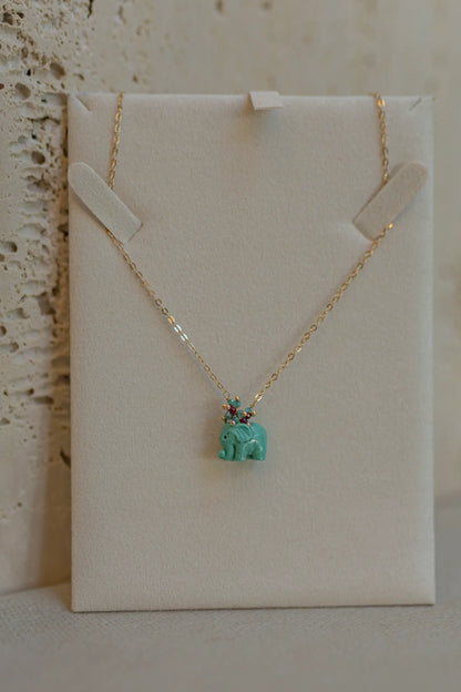 Colar Elefante com Pedras e Zircônias Verde Claro Dourado